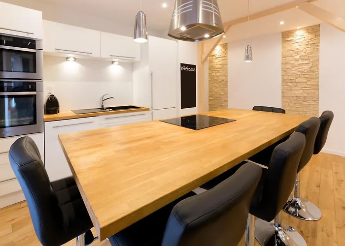 Le Faubourg - Apt 3Etoiles, Centre Ville, Calme, Spacieux